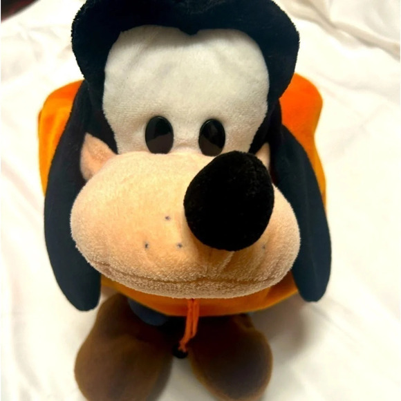Disney Store  vintage Goofy plush backpack in excellent condition - Picture 3 of 10